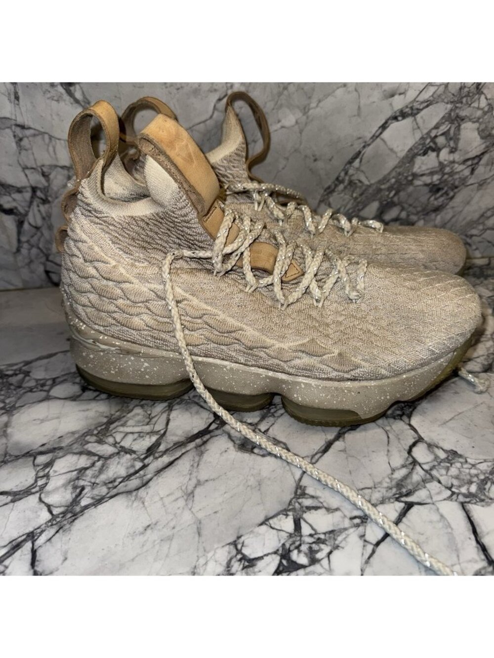 Nike LeBron XV 15 Ghost String Linen Vachetta Tan Youth 6Y Lace Up 922811-200